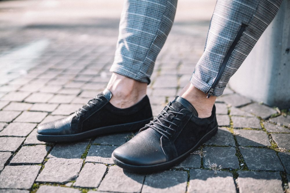 QORE Low  Black